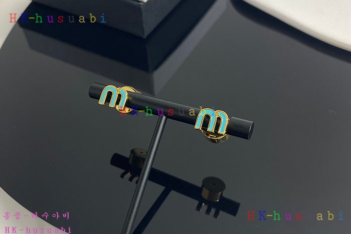 NEW 미우미우 귀걸이 신상 MU 8557030