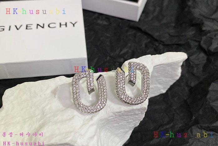 NEW 지방시 귀걸이 신상 GV 996801