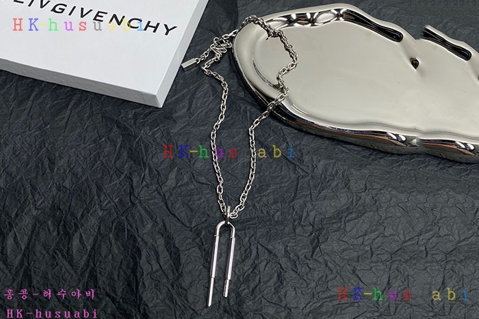NEW 지방시 목걸이 신상 GV 996806