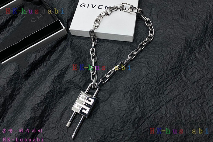 NEW 지방시 목걸이 신상 GV 996807