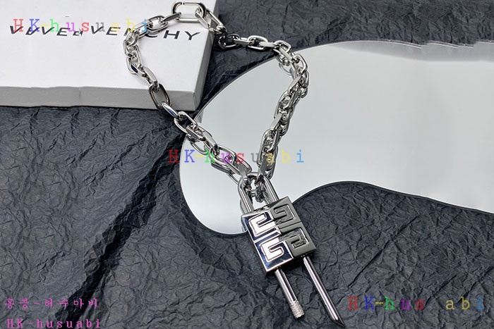 NEW 지방시 목걸이 신상 GV 996807