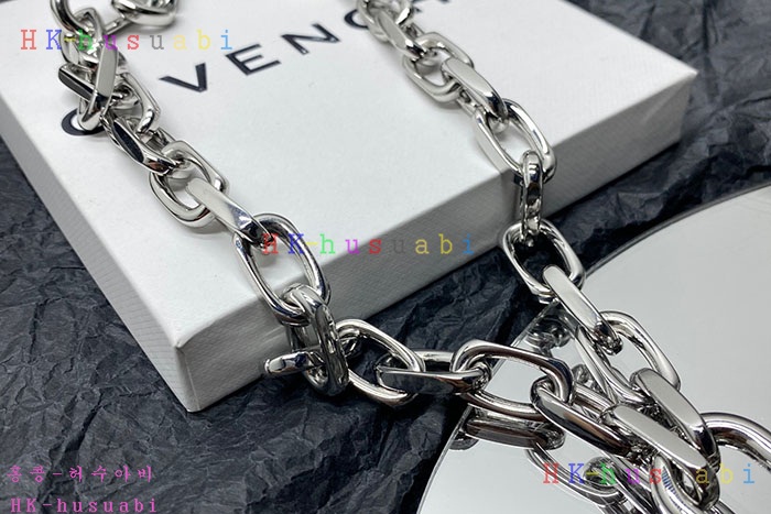 NEW 지방시 목걸이 신상 GV 996807