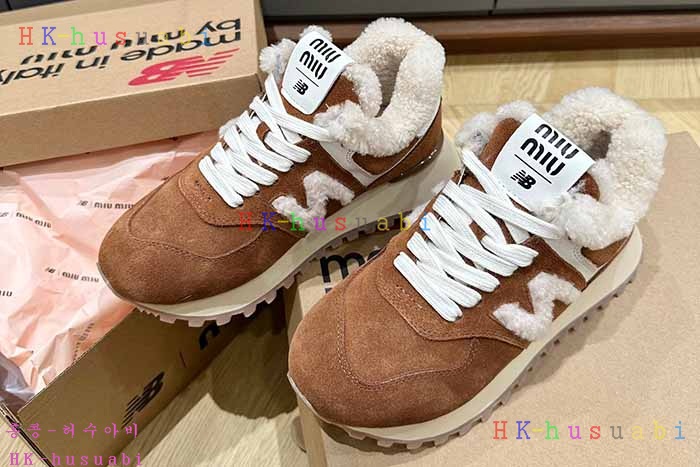 NEW 미우미우 신발 신상 MU 749909