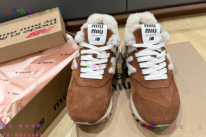 NEW 미우미우 신발 신상 MU 749909