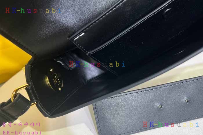 ☆미러급☆펜디 블록 나파 바게트 8BR821