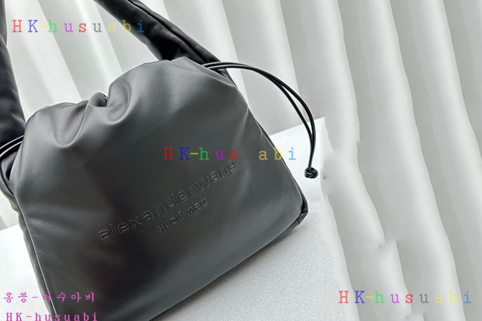 ★미러급★알렉산더왕 ryan 버터리 레더 퍼프 라지 백 W 558010-2