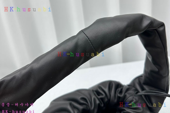 ★미러급★알렉산더왕 ryan 버터리 레더 퍼프 스몰 백 W 558011-2