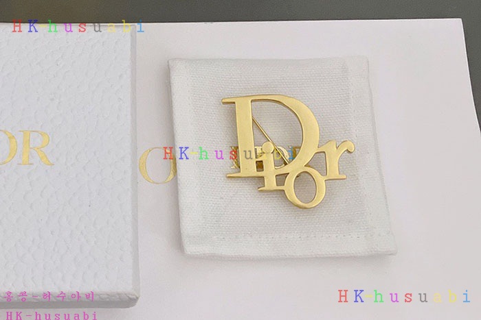 NEW 디올 브로치 신상 DR 6692250
