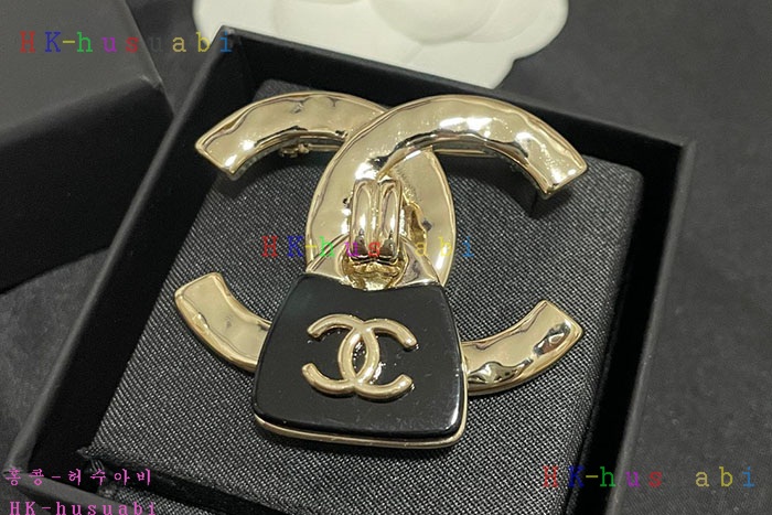NEW 샤넬 브로치 신상 C  2408826