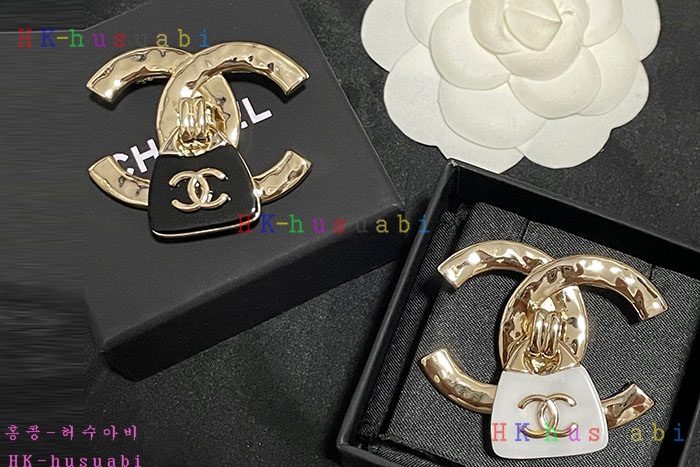 NEW 샤넬 브로치 신상 C  2408826