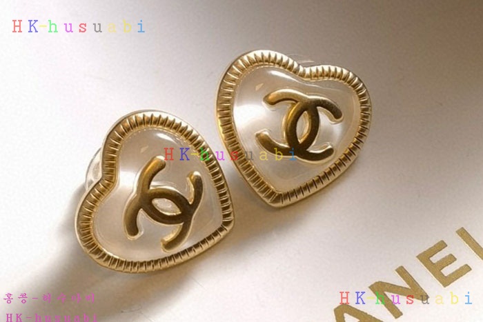 NEW 샤넬 귀걸이 신상 C  2409012