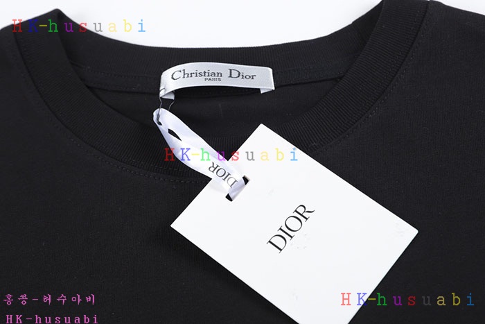 NEW 디올 반팔티 신상 DR 228554