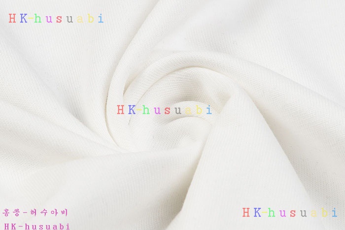 NEW 셀린느 반팔티 신상 C 668552