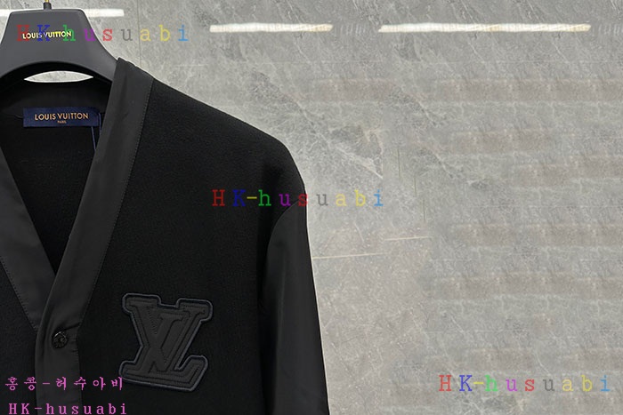 NEW 루이비통 가디건 LV 690025