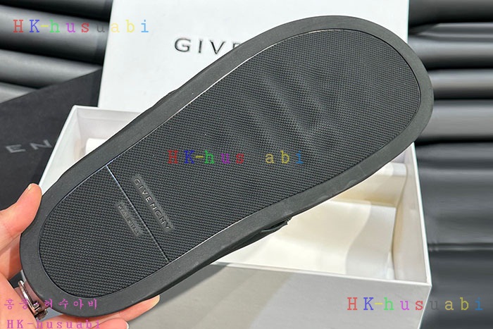 NEW 지방시 샌들 신상 GV 682225