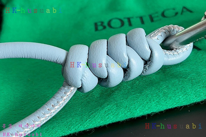 ★미러급★ 보테가베네타 키링 백참 신상 BV 692202