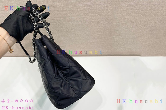 ★미러급★프라다 퀄팅 쇼핑백 1BD650