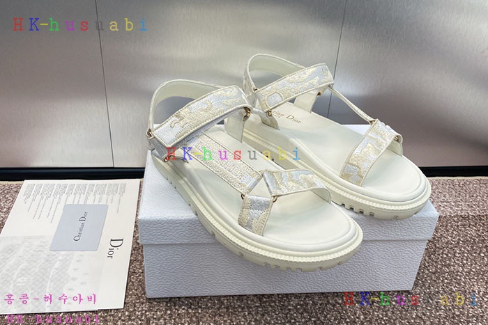 NEW 디올 신발 신상 DR 599512