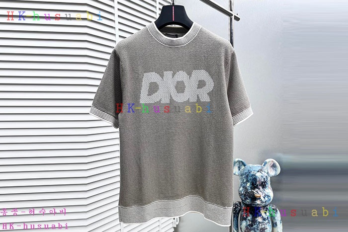 NEW 디올 반팔 신상 DR 666022