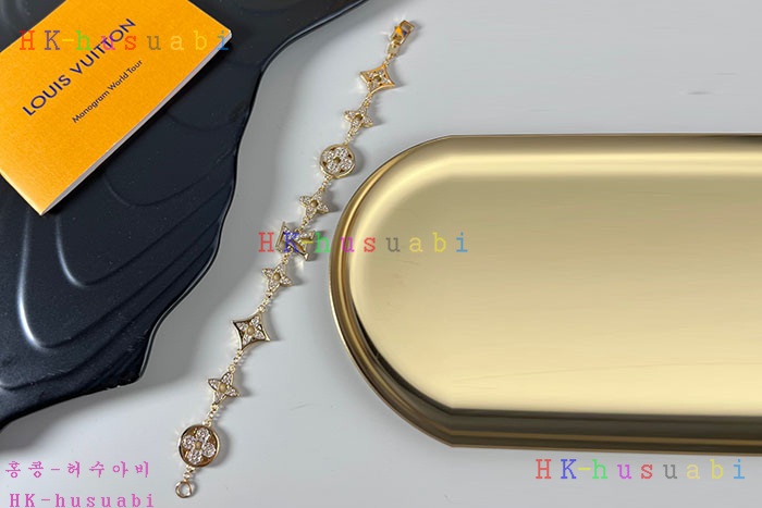 NEW 루이비통 팔찌 신상 LV 955817