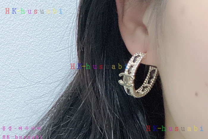 NEW 샤넬 귀걸이 신상 C 288540