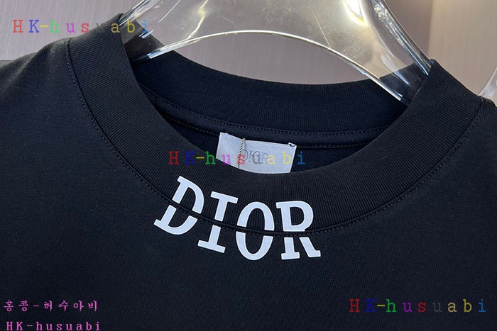 NEW 디올 반팔티 신상 DR 558012