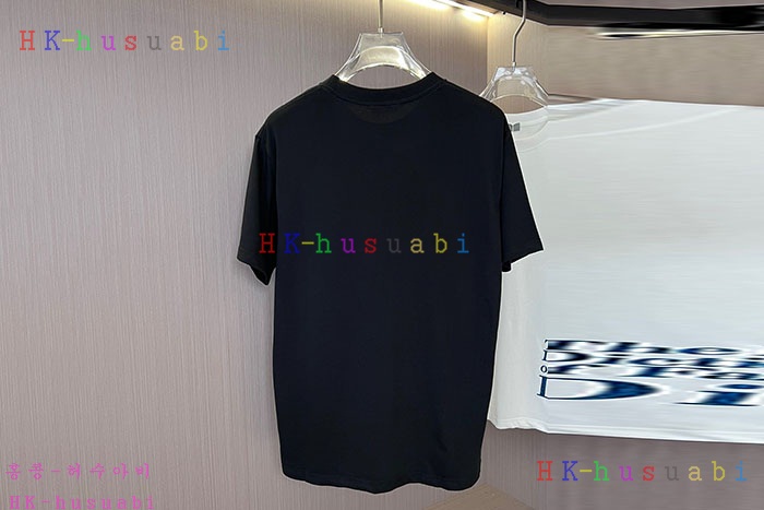 NEW 디올 반팔티 신상 DR 558018