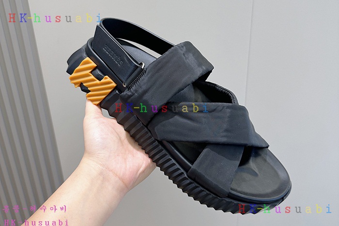 NEW 에르메스 샌들 신상 H 8857024