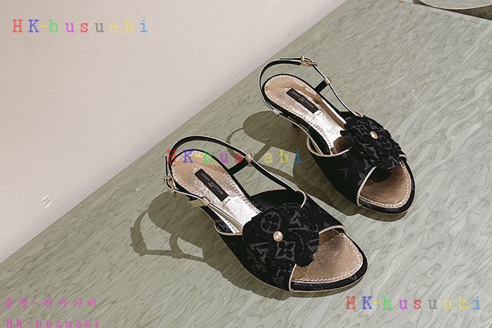 NEW 루이비통 샌들 신상 LV 856606