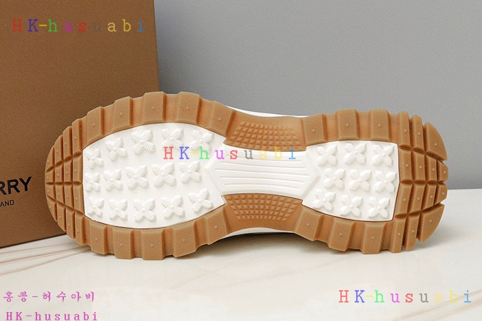 NEW 버버리 스니커즈 신상 BB 665221