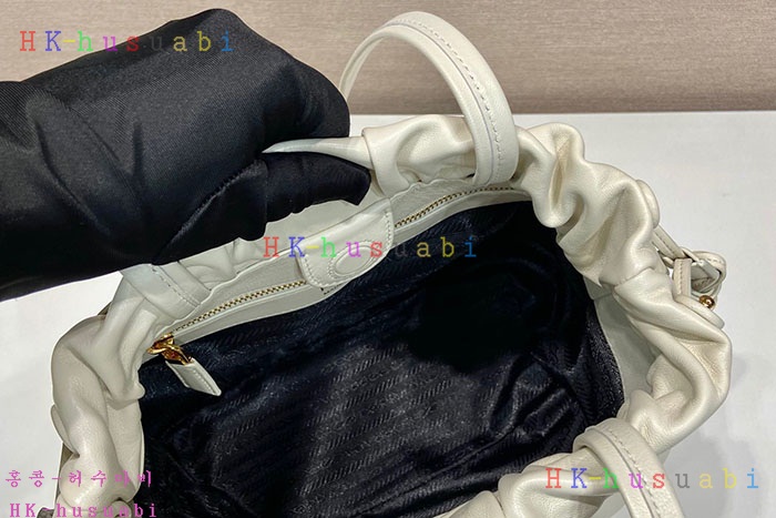 ★미러급★프라다 나파 가죽 토트백 1BG541