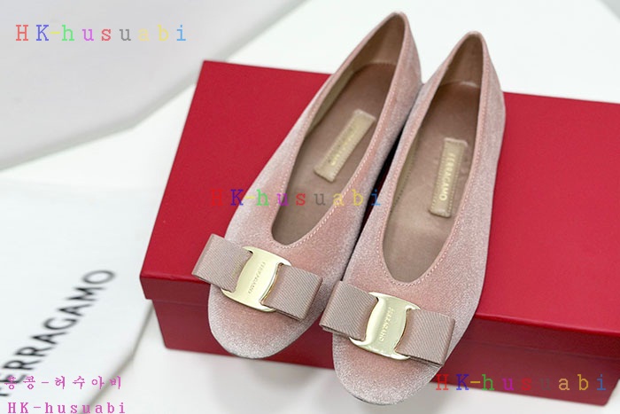 NEW 페라가모 플랫슈즈 신상 F 955704