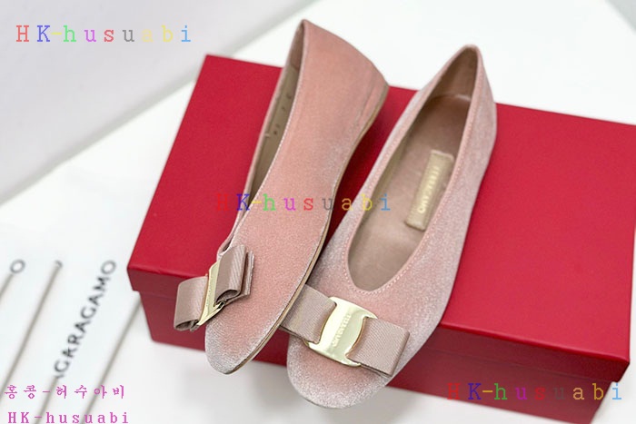 NEW 페라가모 플랫슈즈 신상 F 955704