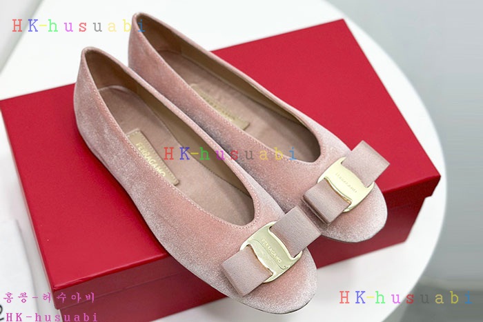 NEW 페라가모 플랫슈즈 신상 F 955704