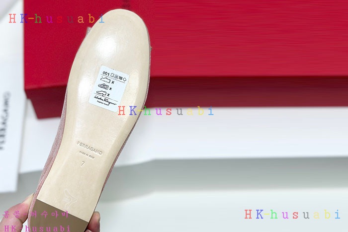 NEW 페라가모 플랫슈즈 신상 F 955704