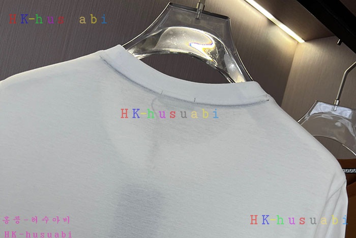 NEW 펜디 반팔티 신상 F 9699010