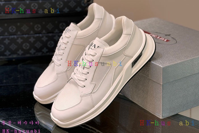 NEW 프라다 스니커즈 신상 P 558001