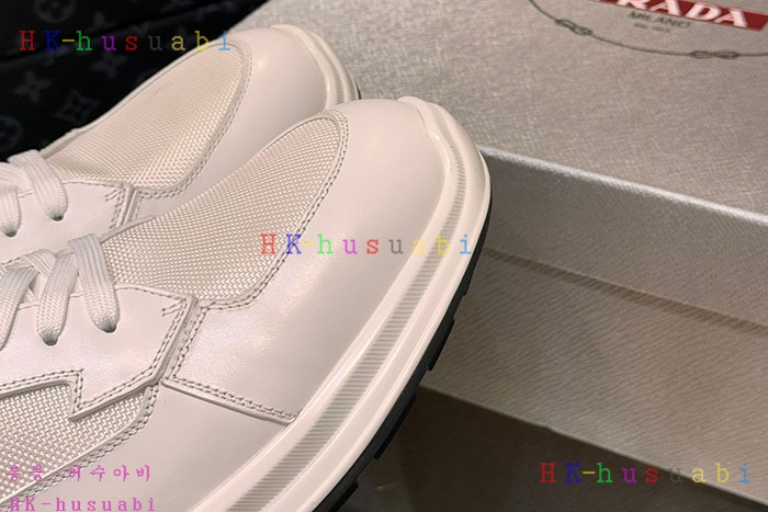 NEW 프라다 스니커즈 신상 P 558001