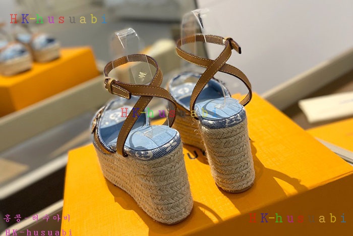 NEW 루이비통 샌들  신상 LV 79112