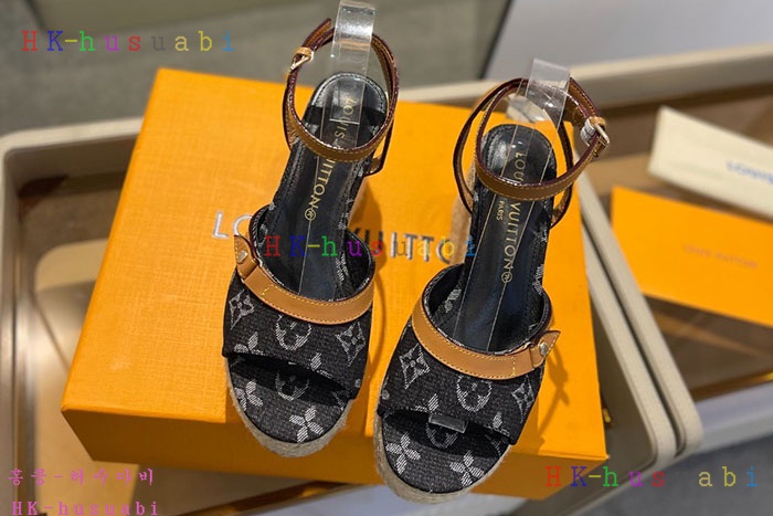 NEW 루이비통 샌들  신상 LV 79114