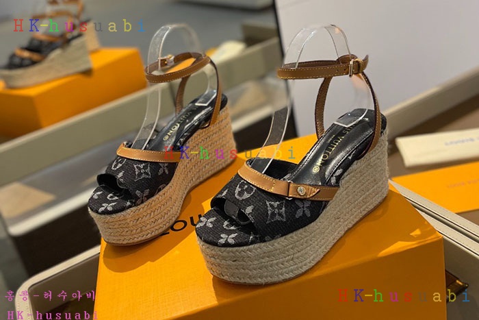 NEW 루이비통 샌들  신상 LV 79114