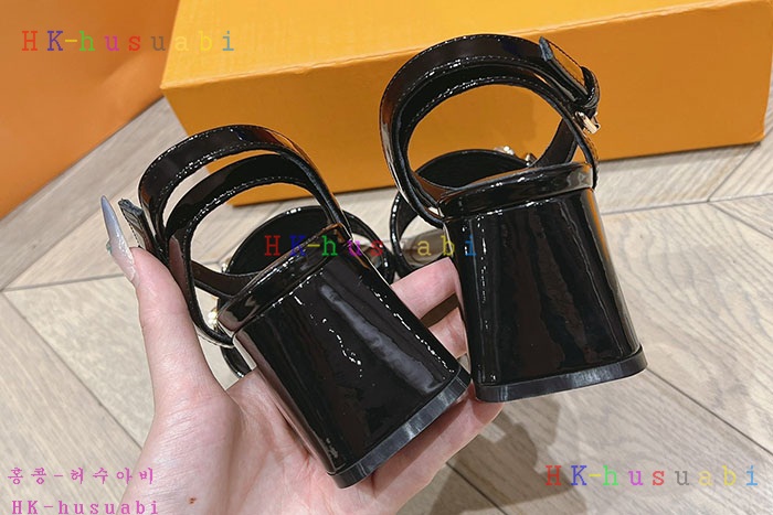 NEW 루이비통 샌들  신상 LV 788701