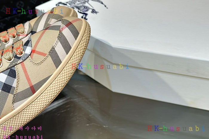 NEW 버버리 스니커즈 신상 BB 977705