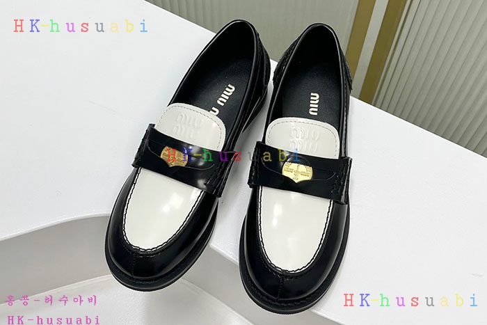 NEW 미우미우 로퍼 신상 M 8557042