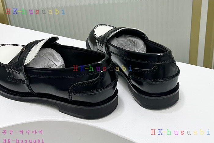 NEW 미우미우 로퍼 신상 M 8557042