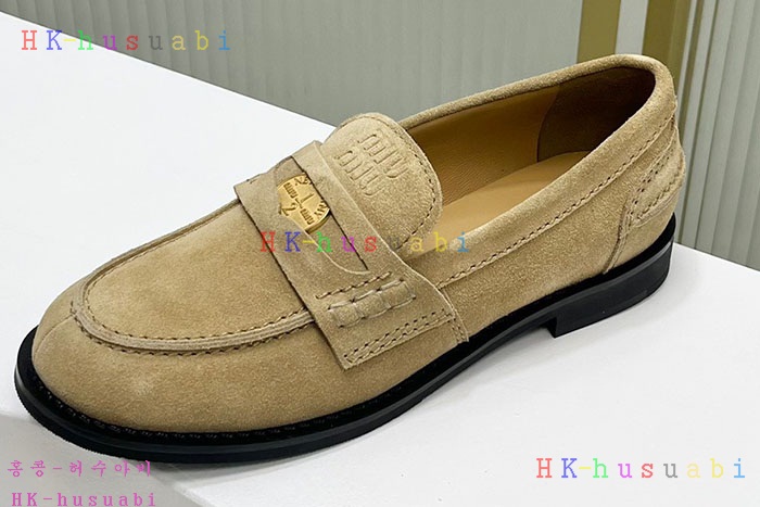 NEW 미우미우 로퍼 신상 M 8557047