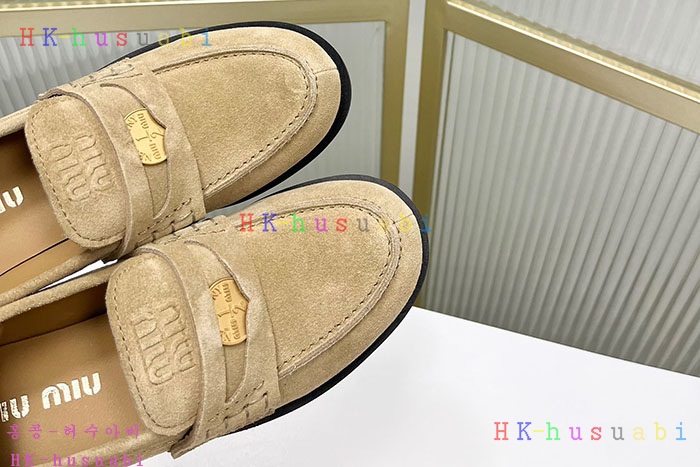 NEW 미우미우 로퍼 신상 M 8557047