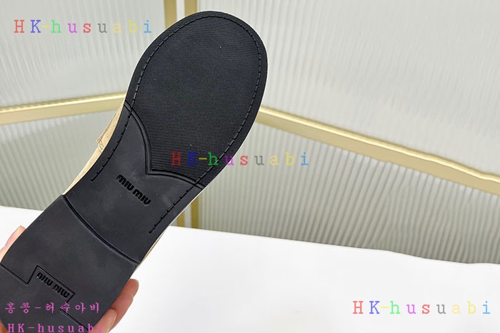 NEW 미우미우 로퍼 신상 M 8557047