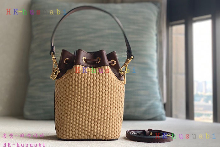 ★미러급★펜디 몬트레조 미니백 8BS010