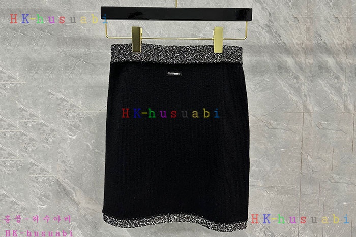 NEW 미우미우 상하의셋트 신상  M 3325017